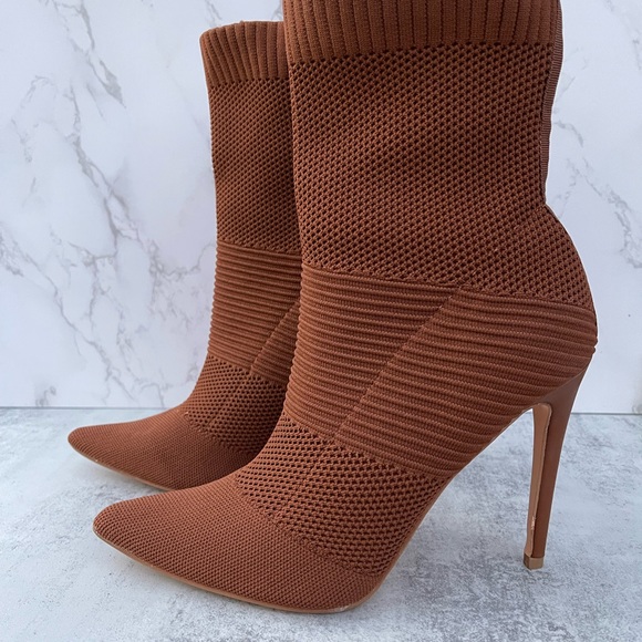 LIKE NEW w/box Mesh Sock Ankle Boot - Picture 4 of 6